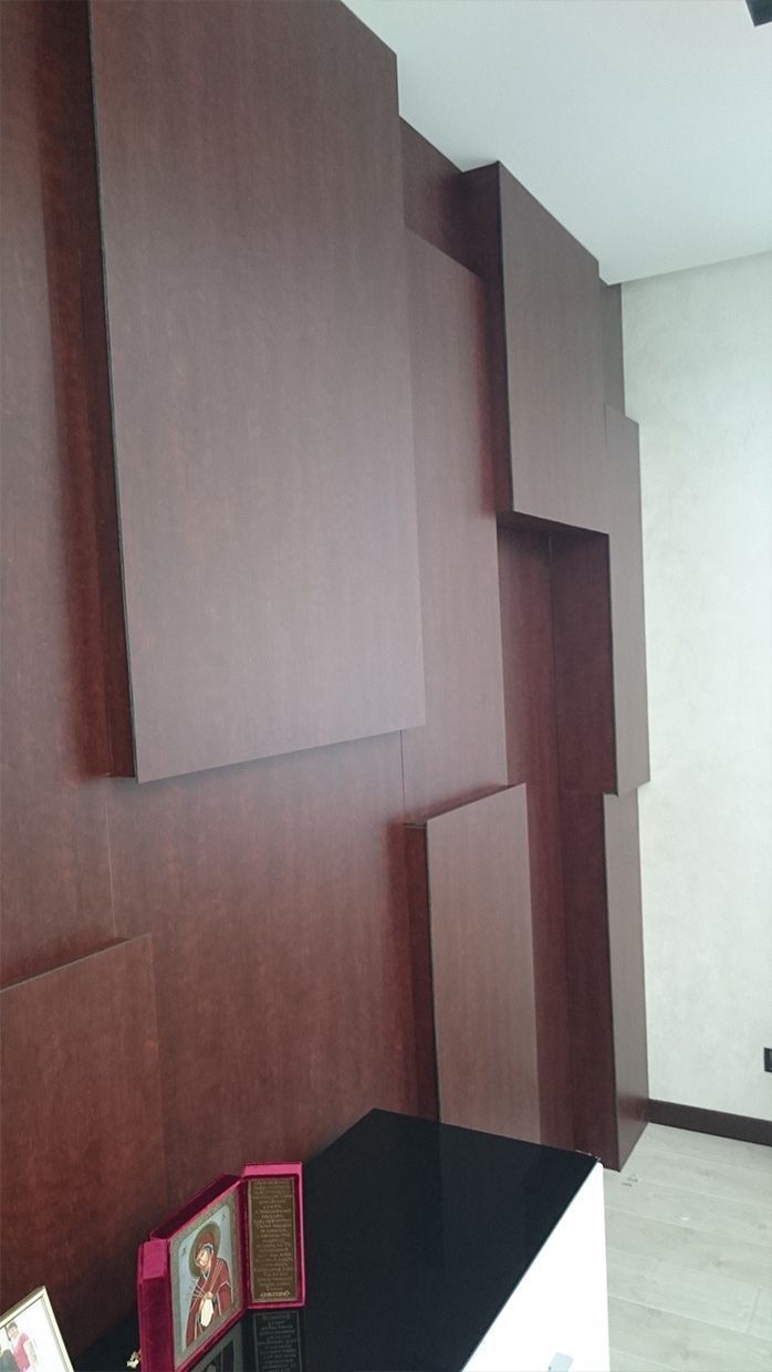 Объемные стены из HPL-панелей со скрытой дверью для кабинетов