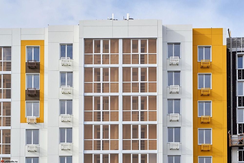 Фасад из фиброцементных плит ЛТМ для многоквартирных жилых домов